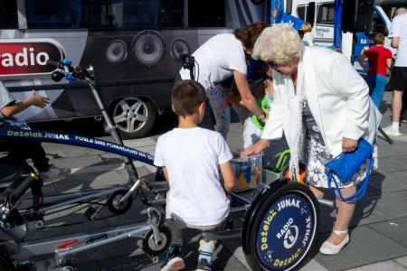 Deželak junak v Postojni (42)